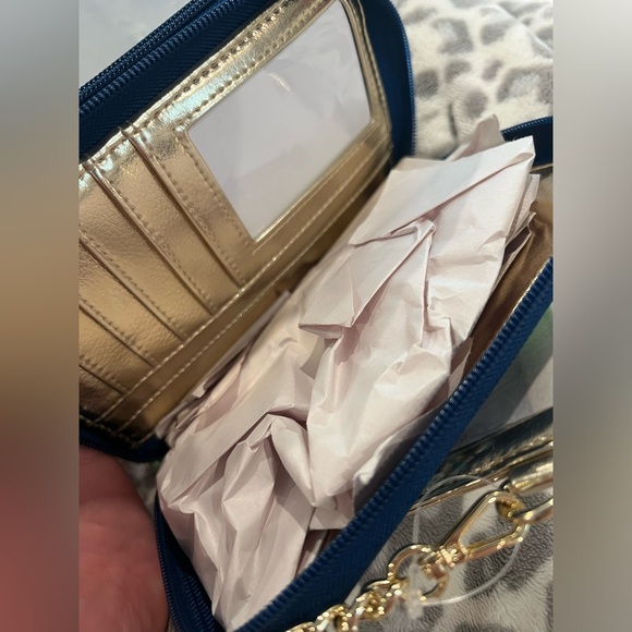 Disney Crossbody NWT - Picture 2 of 6